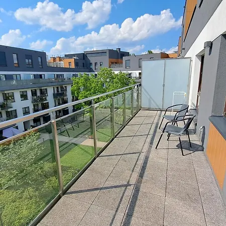 Nobile * ワルシャワ